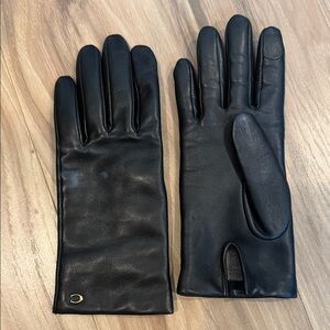 Coach Black Leather Gloves with Signature 'C' Accent NWOT 6 1/2